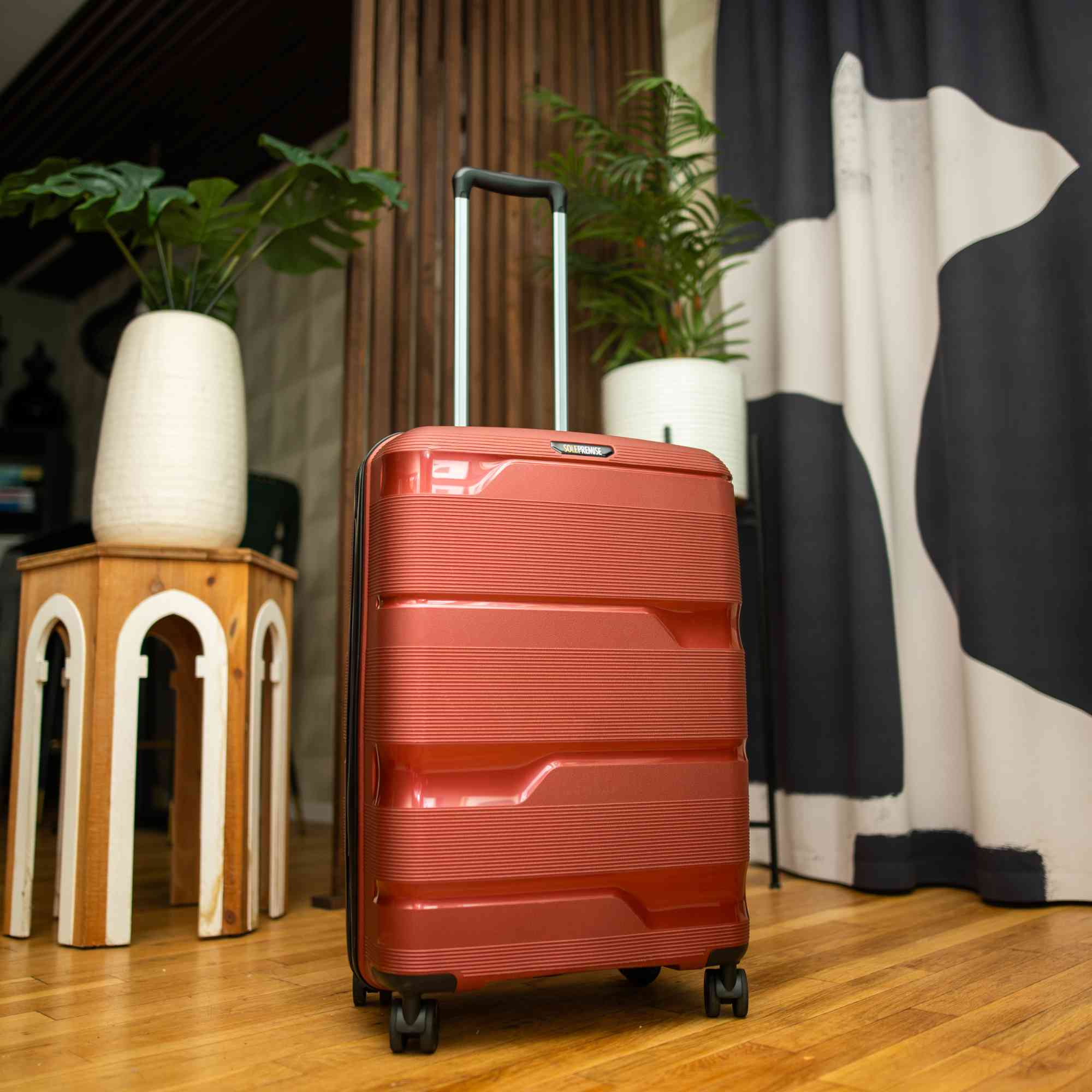 28 - inch Red Hardcase Roller Luggage - Wize - Z