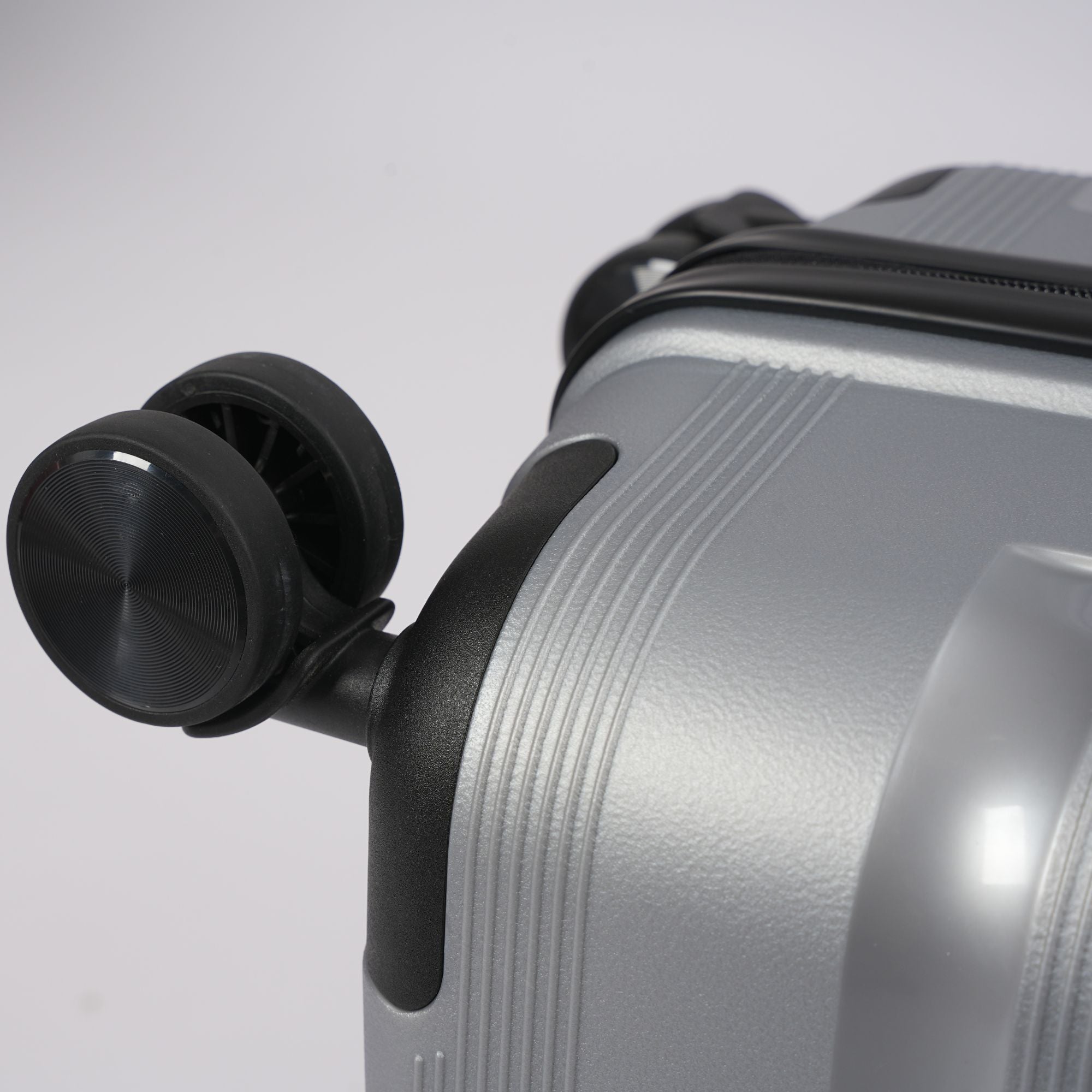 20 - inch Silver Carry - On Hardcase Roller Luggage - Wize - Z