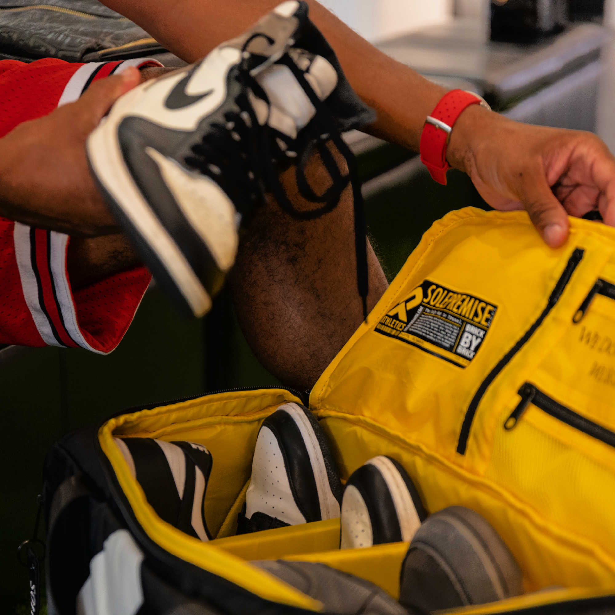 Black Sneaker Duffle - Wize - Z