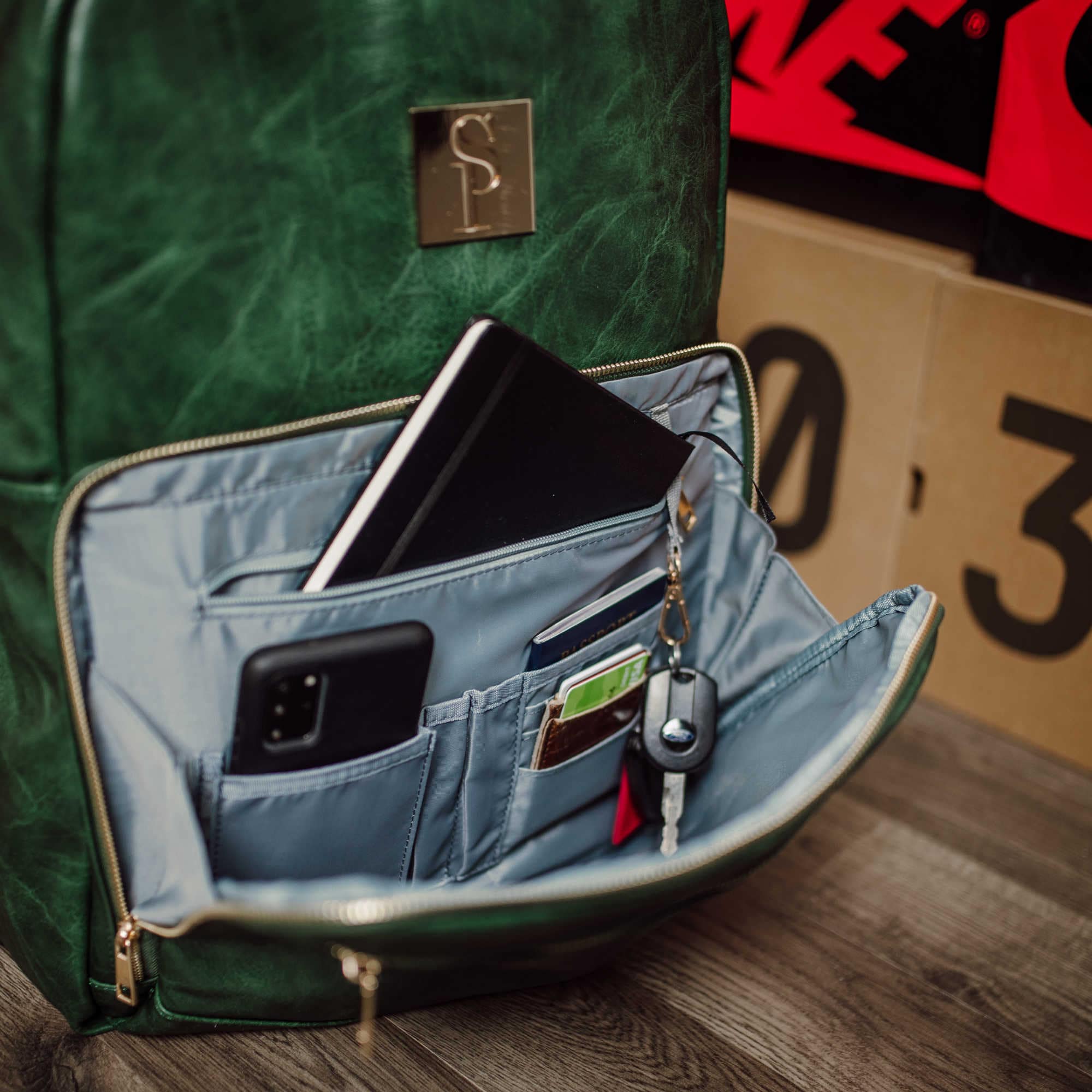 Emerald Green Leather Commuter Bag (XL Design) - Wize - Z